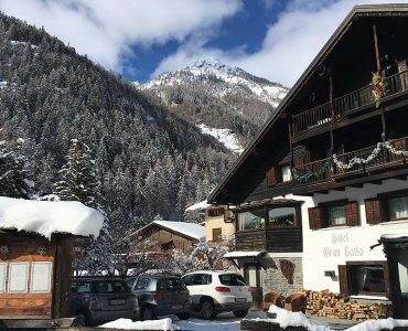 hotel-gressoney-saint-jean-gran-baita-parcheggio hotel-gressoney-saint-jean-gran-baita-parcheggio
