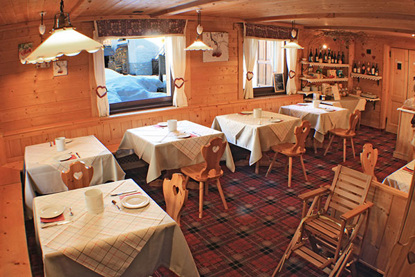 1_Hotel-Gran-Baita-Ristorante-Gressoney-Breakfast-Room-Colazione-Sala