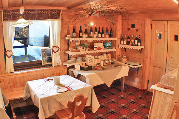 2_Hotel-Gran-Baita-Ristorante-Gressoney-Breakfast-Room-Colazione-Buffet