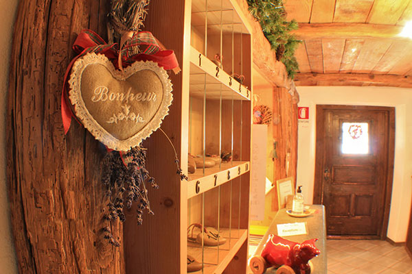 2_Hotel-Gran-Baita--Ristorante-Gressoney-Restaurant-Entrance